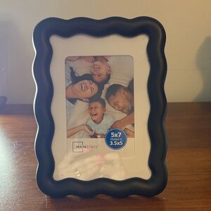 Mainstays Wavy Black and White Picture Frame